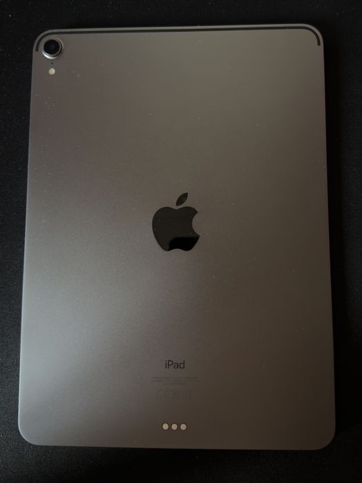 iPad Pro 11″ 256GB Wi-Fi ( 2018 ) – Space Gray – Stare bună