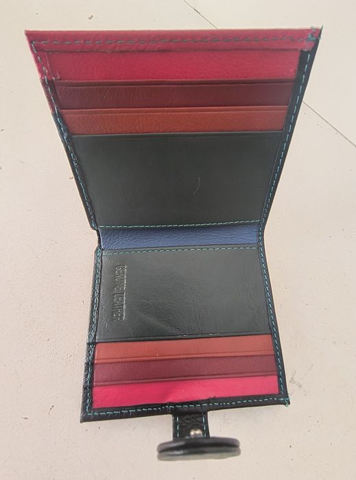 Портфейли GENUNE LEATHER / безплатна доставка/