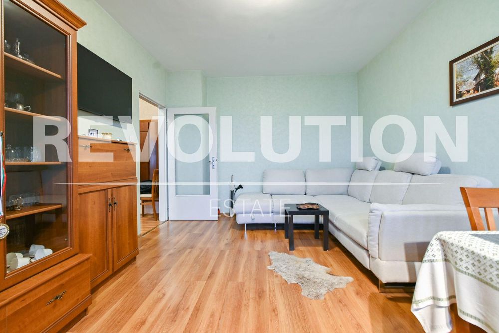 Двустаен апартамент в ж.к. Дружба 2