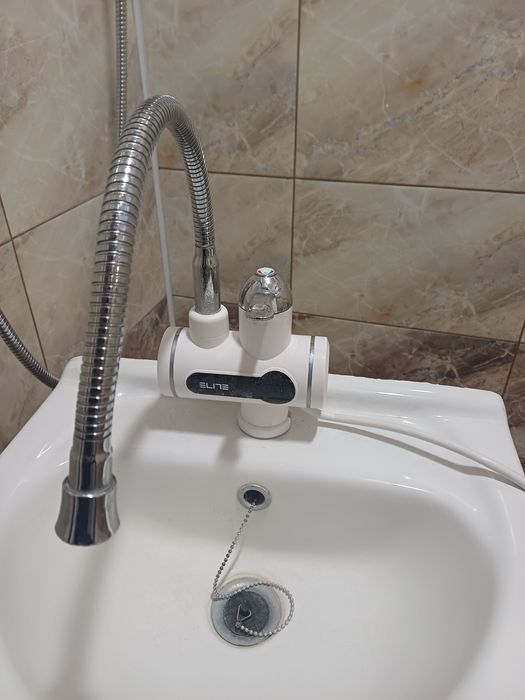 ПВЦ  шкаф с мивка за баня