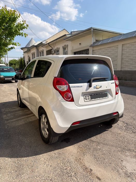 Srochni sotiladi Spark 2012 yil 1 evro idiyal