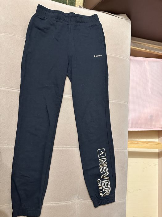 Продам спортивный костюм