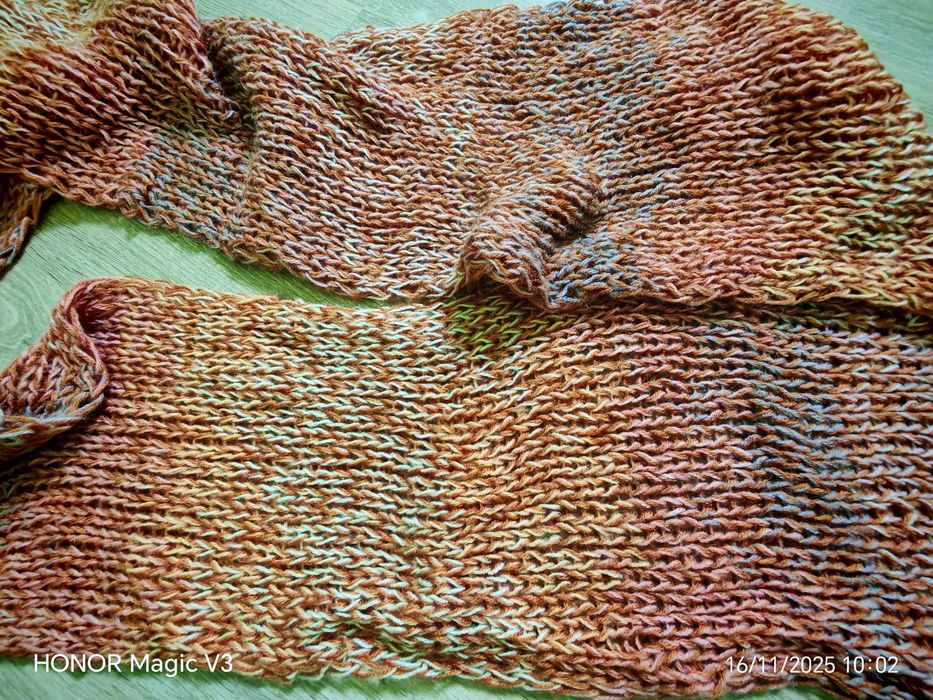 Ръчно изплетен пухкав зимен шал