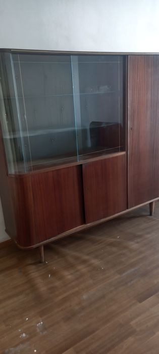 Продаётся сервант