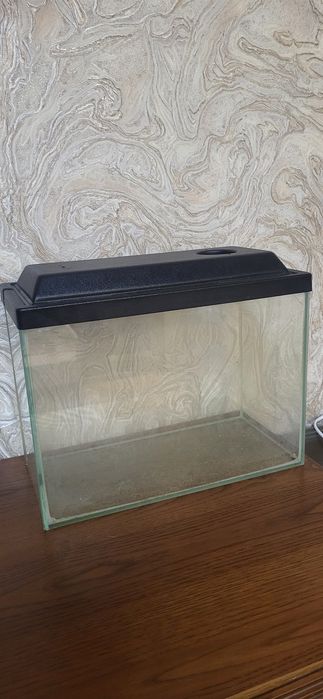 Продам СРОЧНО аквариум