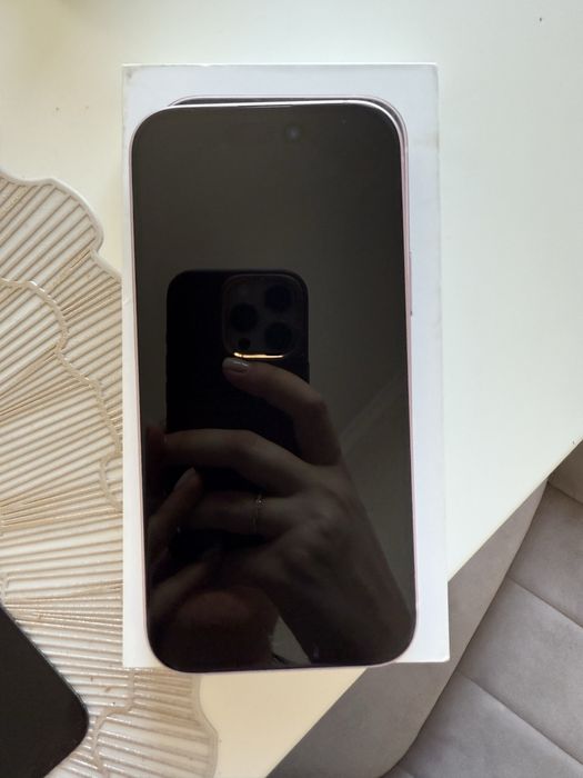 Продам iphone 15 128 gb