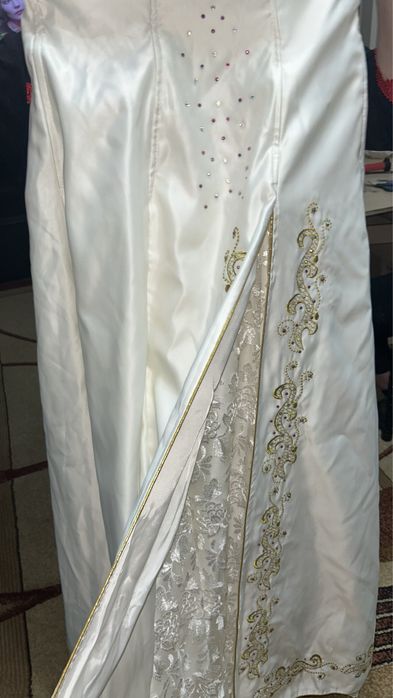 Продам платье на узату