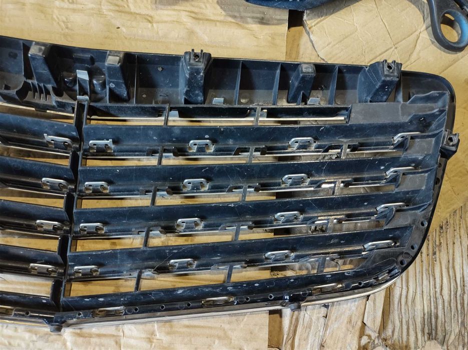 Радиаторна Решетка/Маска Mercedes E class W211 V6 4matic Tmodel OM642