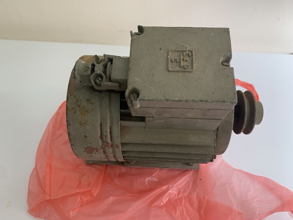 Ел мотор трифазен