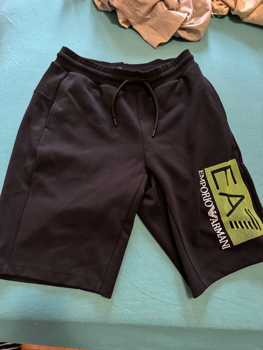 Emporio Armani 7 къси гащи чисто нови Размер М!
