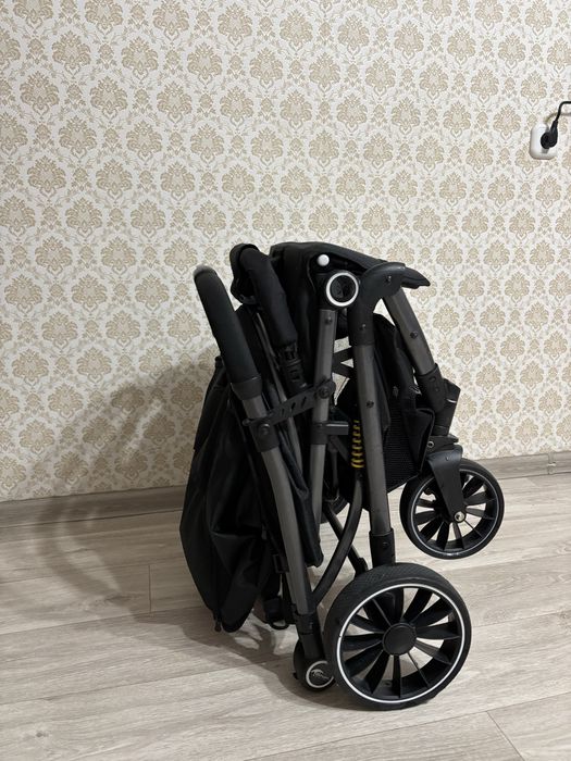 Коляска прогулочная Ining baby, черный