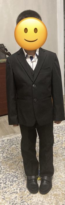 Продам костюм тройка