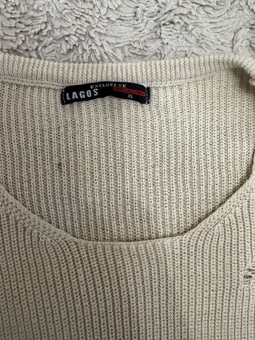 Мъжки пуловер в бежов цвят