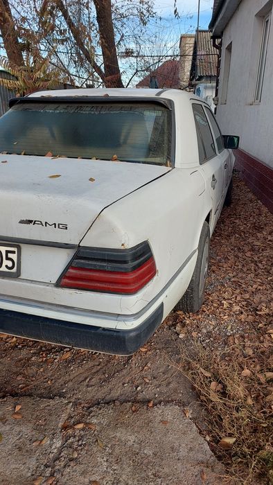 Продам мерседес 124. 2.3