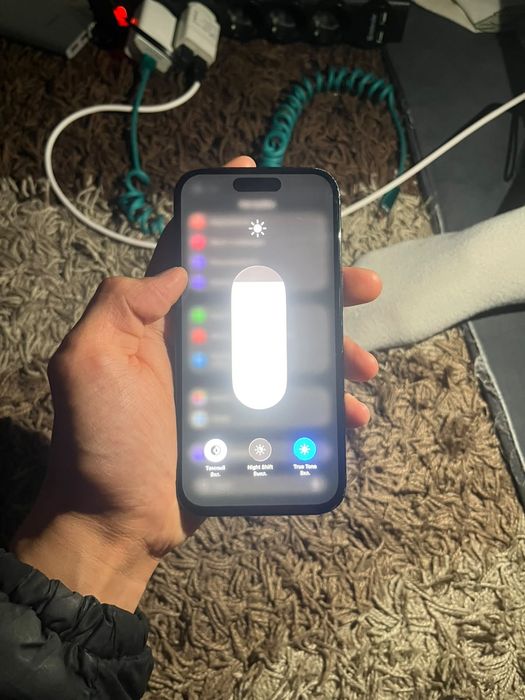Продаю iPhone 15