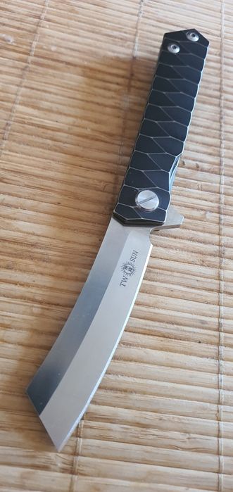 Briceag, cutit Two Sun tanto