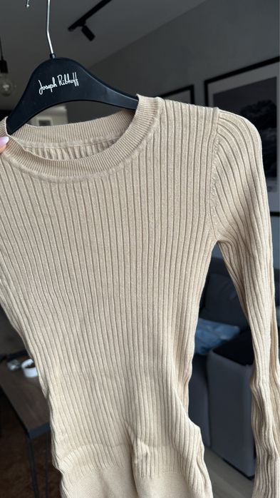 Бежова тясна блуза