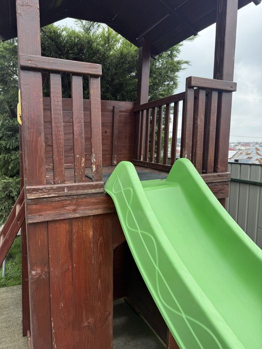 Turn de joaca copii din lemn cu tobogan topogan