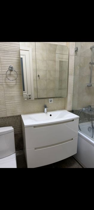 Продам тумбу и шкаф