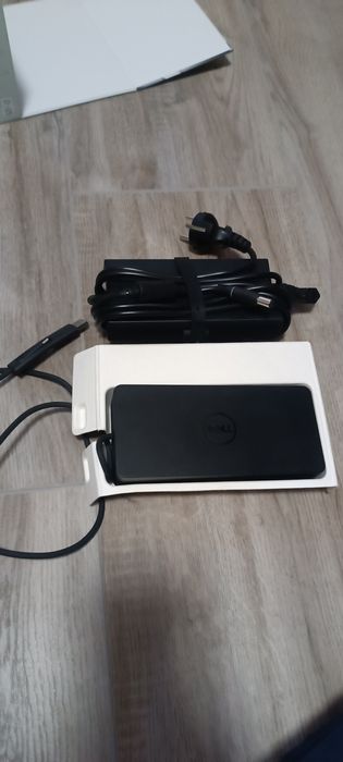 Универсална Докинг станция Dell Universal Dock D6000
