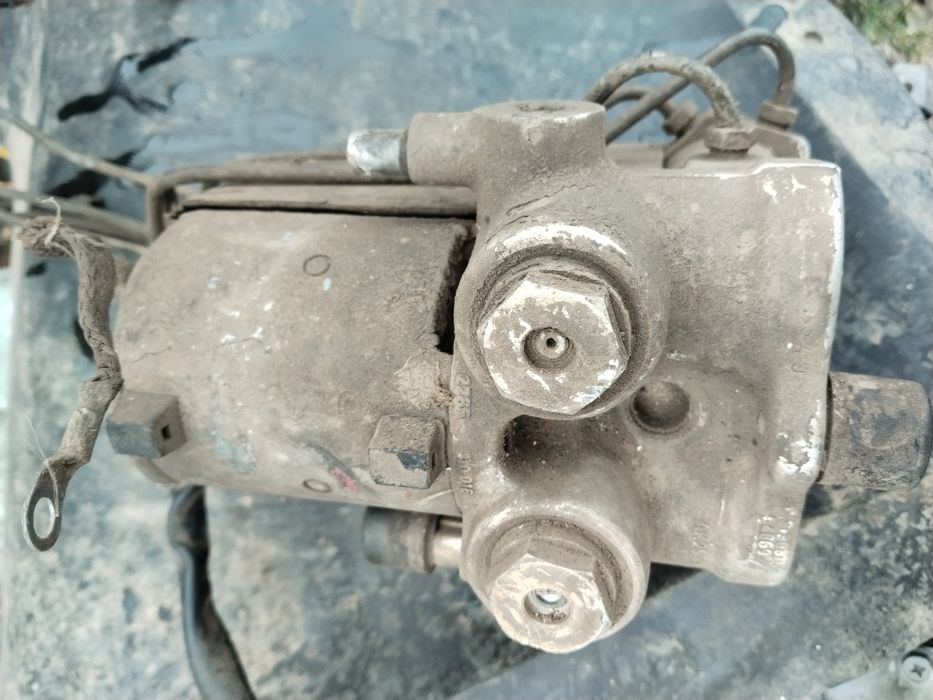 ,блок АБС на 124