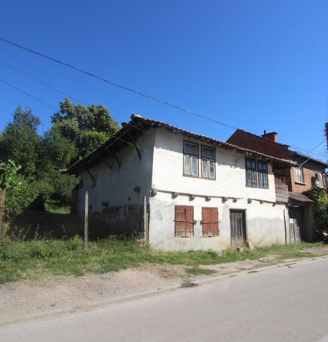 Къща с парцел в кв. Гачевци, общ. Габрово