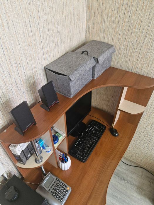 Компьютерный стол для дома