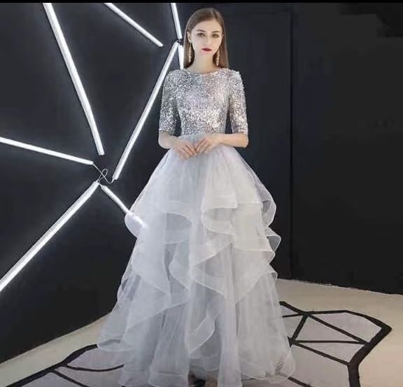 Платье красивое, модное, современное