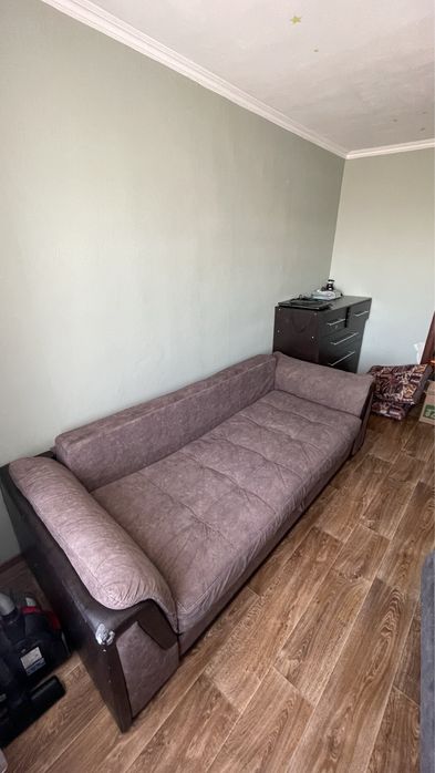 Продам шкаф купе, тахта, комод