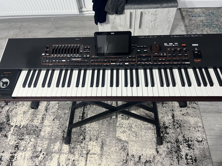 Korg Pa4X Oriental 76 clape