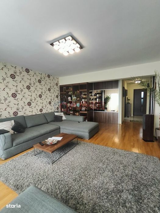 EROII REVOLUTIEI - Metrou - 3 camere