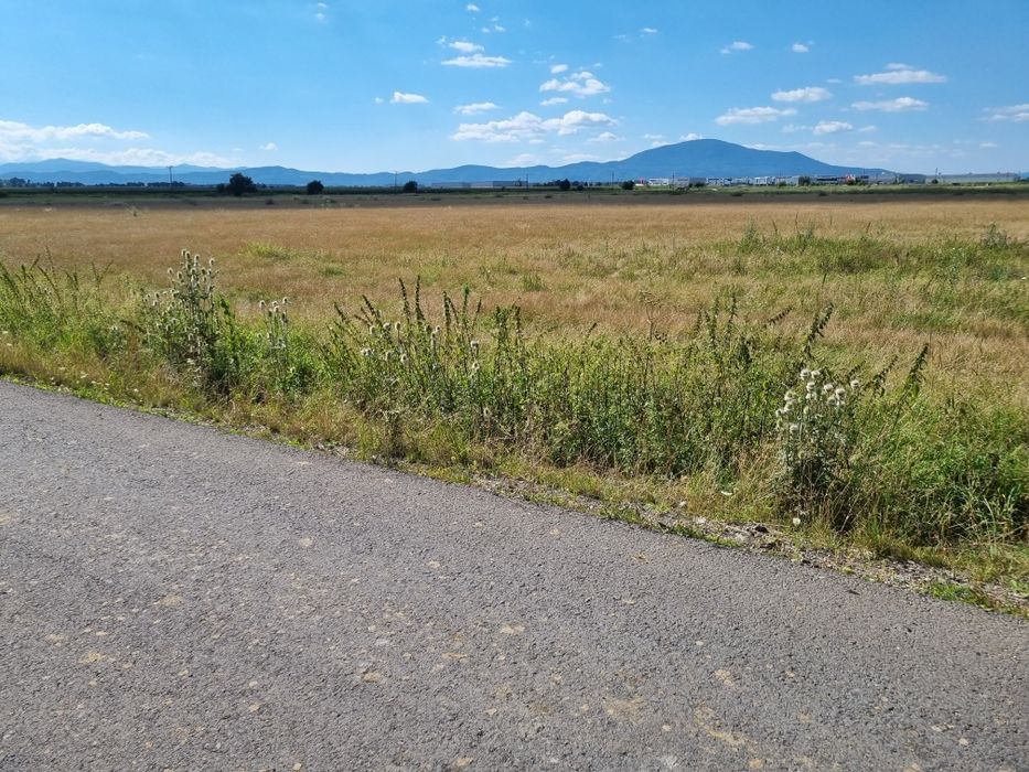 Teren intravilan 2.363 mp – potențial P+6 – zonă în dezvoltare