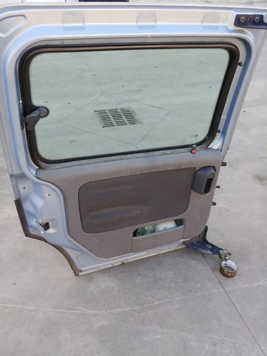usa culisanta stanga completa opel combo c 2005