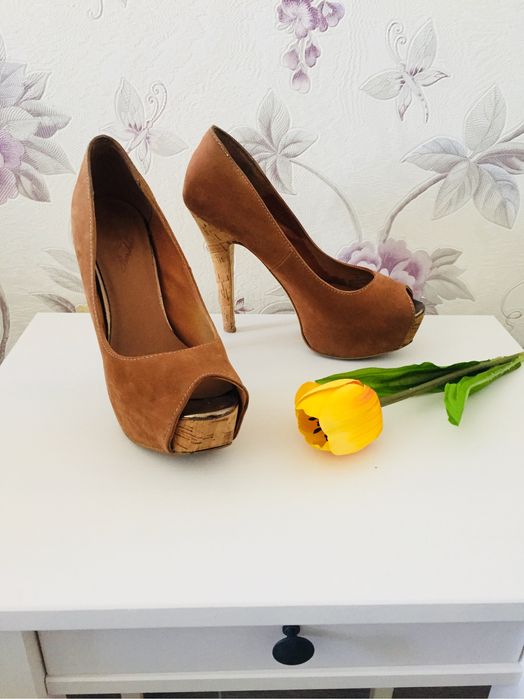Vand Pantofi cu Platforma 37 Bershka