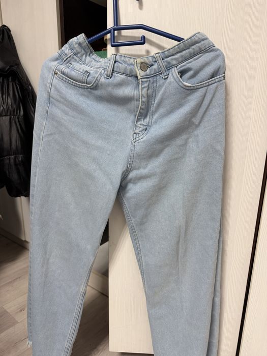 Трендовые красивые джинсы