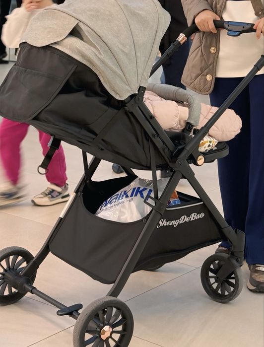 Коляска сатылады.