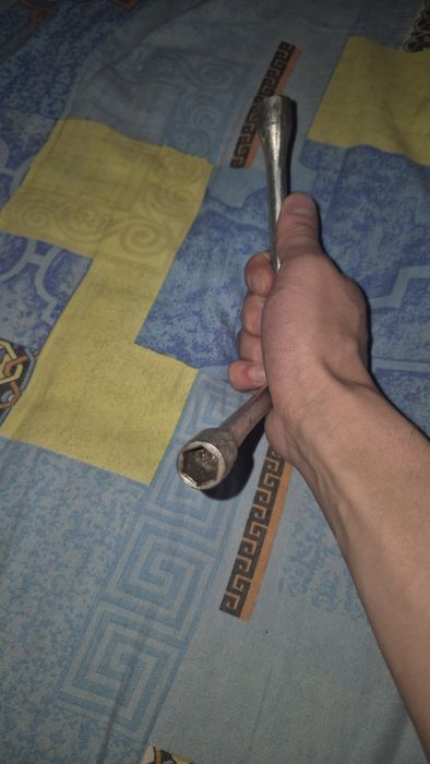 Торцовый ключ на 10 и 12 +