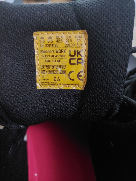 Ghete Skechers nr 42,5 noi!