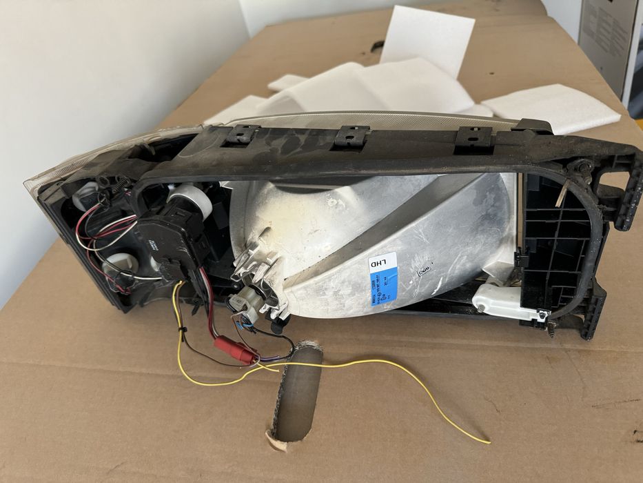 De vanzare faruri Scania