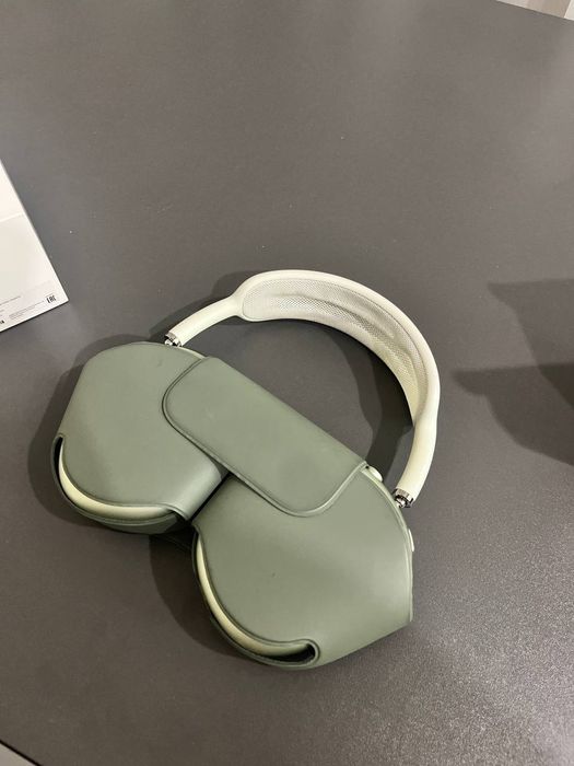 продам наушники AirPods Max