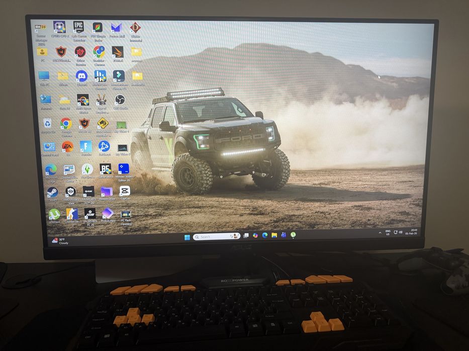 ASUS TUF Gaming VG328QA1A- 32, 165Hz, перфектен