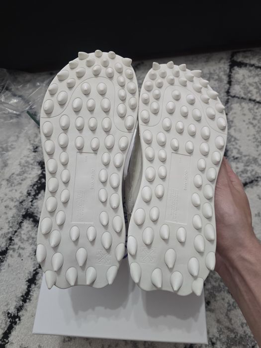 Off white Odsy White