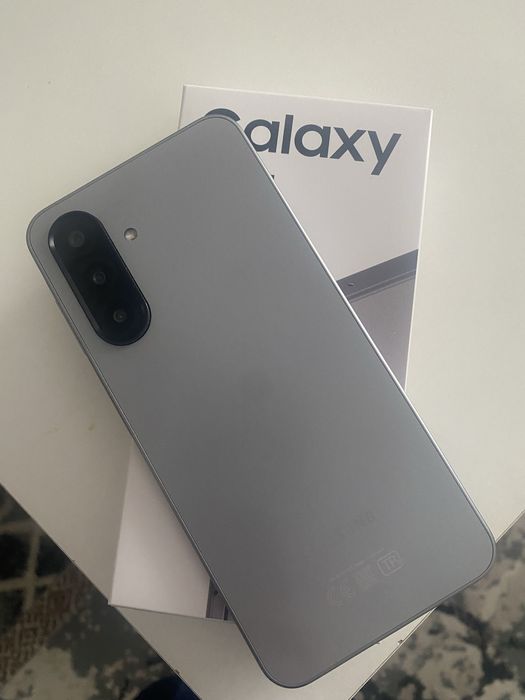 Продам смартфон Samsung Galaxy A 17