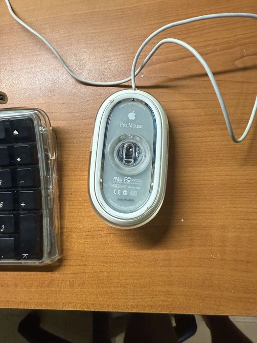 Apple Pro Keyboard (модел M7803)+ Мишка