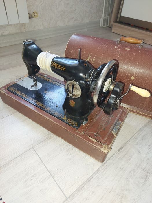 Швейная машинка,ручная