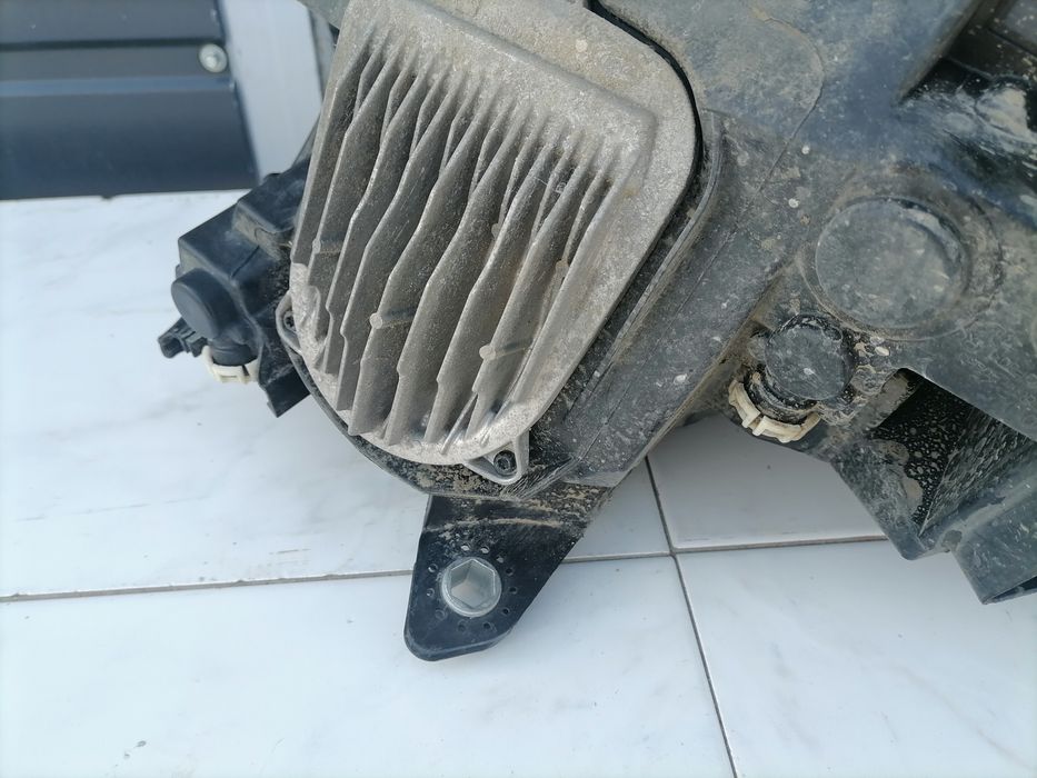 Far dreapta ILS Mercedes GLC W253 906 16 01