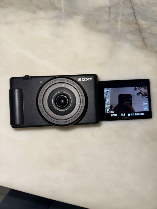 Camera digitala Sony ZV 1F