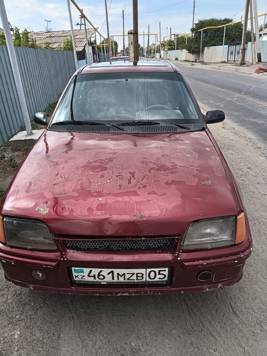 Продам 2 машиныы
