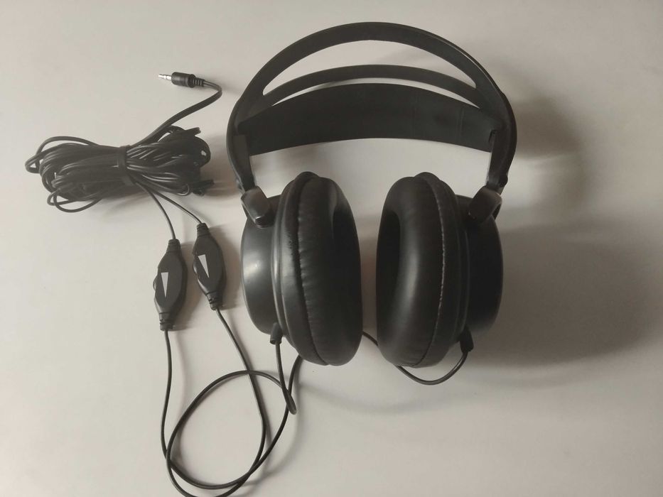 оригинални немски големи професионални слушалки за дисководещ