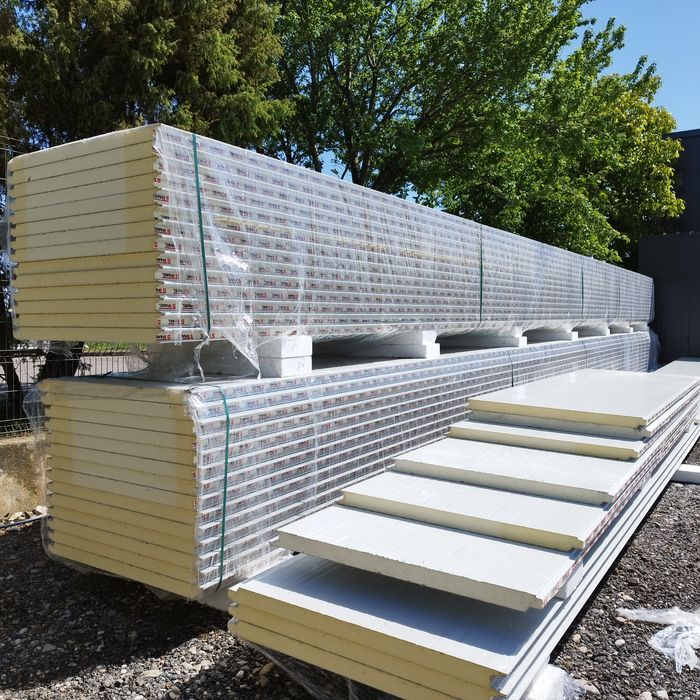 Panouri sandwich , suruburi si calote